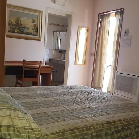 Hotel Mare Pineta 2*